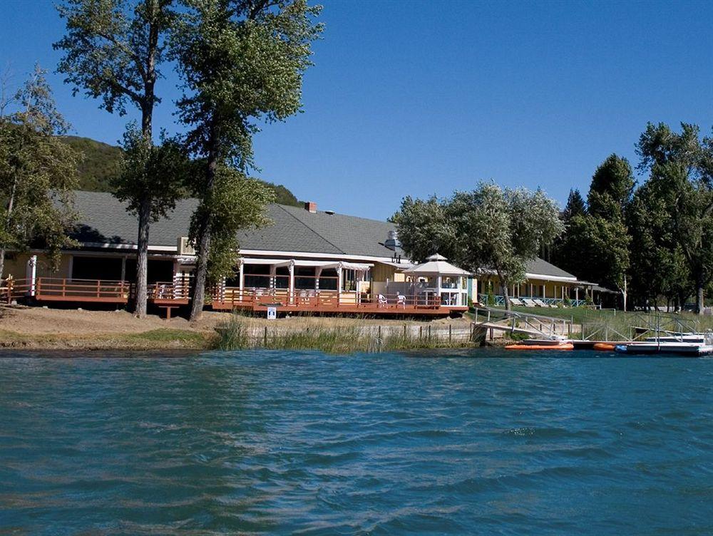 The Lodge At Blue Lakes Upper Lake Exterior foto