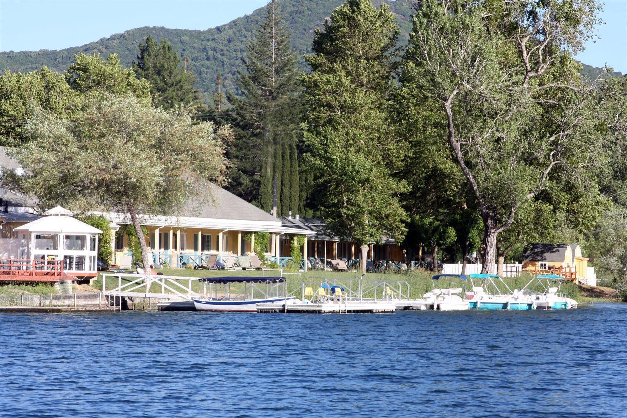 The Lodge At Blue Lakes Upper Lake Exterior foto