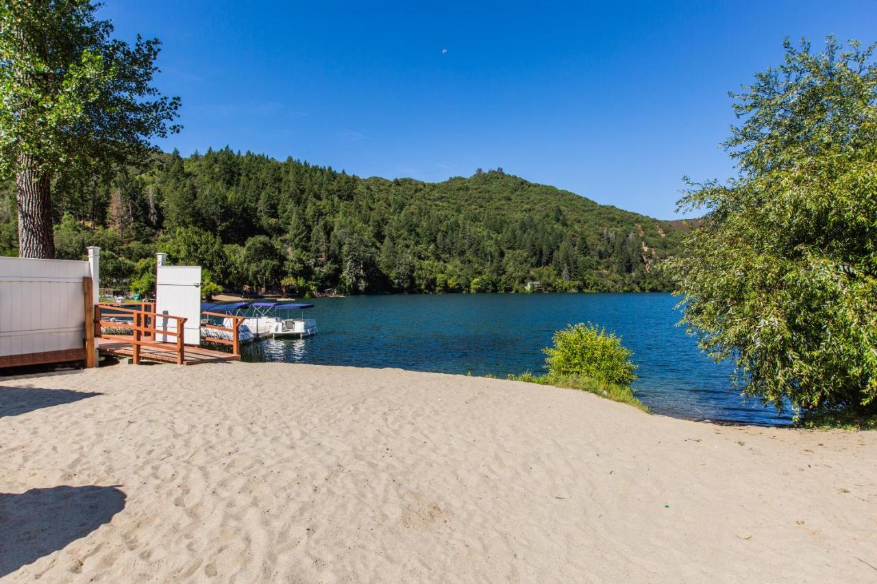 The Lodge At Blue Lakes Upper Lake Exterior foto